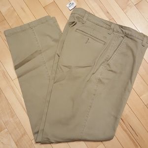 NWT Dockers Men's Khaki Chinos